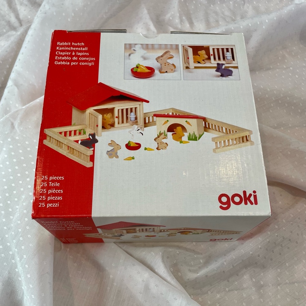 Goki rabbit hutch toy set